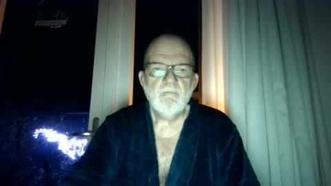 Snapshot of beardman916444 chatting on December 20, 2025, 6:42 am Beardman online show from December 20, 2025, 6:42 am