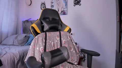 Snapshot of bearmel3 chatting on September 13, 2025, 8:08 pm MELANI online show from September 13, 2025, 8:08 pm