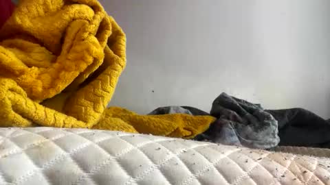 bearmoon820430 online show from December 16, 2025, 4:12 pm