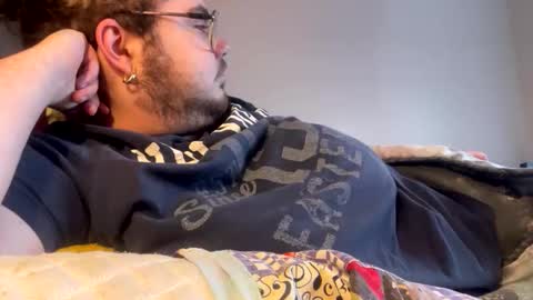 bearmoon820430 online show from December 17, 2025, 4:46 pm