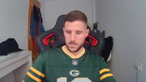 Snapshot of beastcumcam chatting on February 14, 2026, 3:42 pm beastcumcam online show from February 14, 2026, 3:42 pm