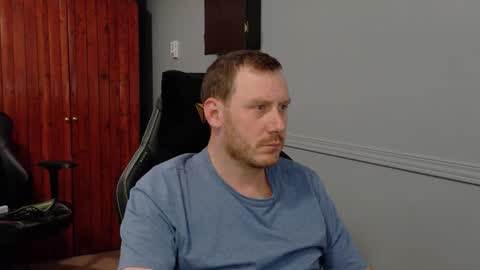 beastyboyxx online show from April 19, 2026, 5:51 am