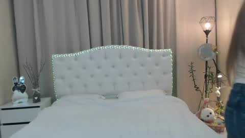 Snapshot of beataangel chatting on April 1, 2026, 7:53 am beataangel online show from April 1, 2026, 7:53 am