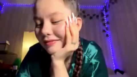 Snapshot of beataschielke chatting on February 22, 2026, 12:04 pm Bella online show from February 22, 2026, 12:04 pm