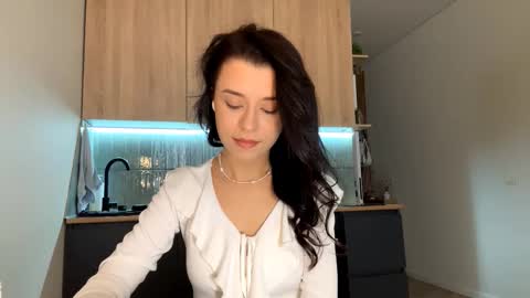 Katie online show from November 5, 2025, 11:10 am