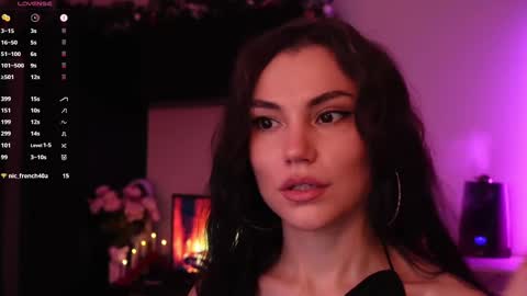 Snapshot of beatricefawne chatting on February 11, 2025, 10:07 pm Bzzz Bea online show from February 11, 2025, 10:07 pm