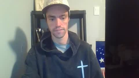 Snapshot of beaulieu2027 chatting on December 13, 2025, 9:31 pm beaulieu2027 online show from December 13, 2025, 9:31 pm