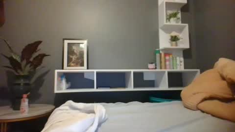 Snapshot of beautie699392 chatting on February 10, 2025, 5:52 pm Lil stunner online show from February 10, 2025, 5:52 pm