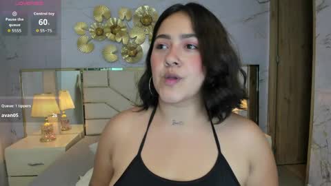 Snapshot of beautifulgirl4u_ chatting on April 21, 2026, 2:51 am online show from April 21, 2026, 2:51 am