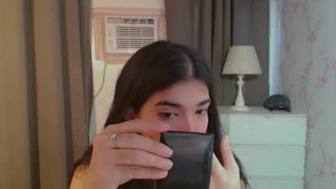 TRIXIE online show from April 6, 2026, 2:53 am