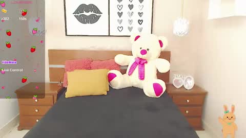 Snapshot of beautty_pink chatting on December 15, 2024, 8:04 pm beautty_pink online show from December 15, 2024, 8:04 pm