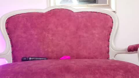Snapshot of beauty_doll01 chatting on July 10, 2026, 2:52 pm Leydi online show from July 10, 2026, 2:52 pm