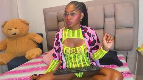 Snapshot of beauty_luci chatting on October 7, 2025, 9:56 pm beauty_luci online show from October 7, 2025, 9:56 pm