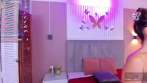 Snapshot of beauty_milf4 chatting on January 16, 2025, 2:41 am Chantall online show from January 16, 2025, 2:41 am