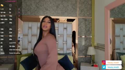 Snapshot of beauty_nina chatting on May 30, 2026, 1:30 pm beauty_nina online show from May 30, 2026, 1:30 pm