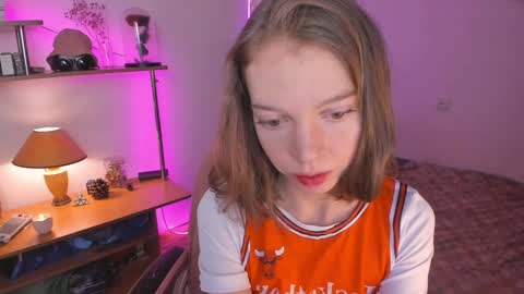 Eliise online show from December 7, 2024, 2:24 pm