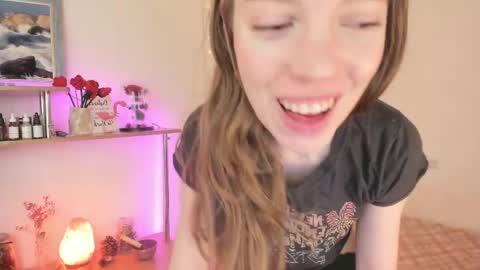 Snapshot of beautyeliise chatting on April 25, 2026, 2:14 pm Eliise online show from April 25, 2026, 2:14 pm