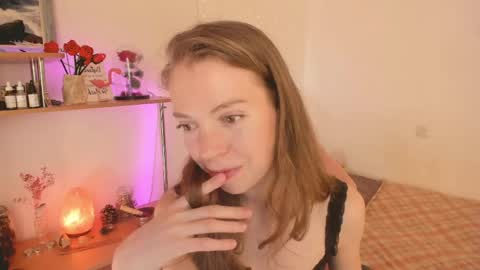 Snapshot of beautyeliise chatting on May 1, 2026, 2:10 pm Eliise online show from May 1, 2026, 2:10 pm
