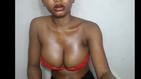 Snapshot of beautyslut1 chatting on April 21, 2026, 6:52 am beautyslut1 online show from April 21, 2026, 6:52 am