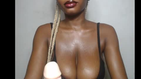 Snapshot of beautyslut1 chatting on May 1, 2026, 4:44 pm beautyslut1 online show from May 1, 2026, 4:44 pm