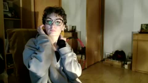 Snapshot of bebacksooon chatting on December 19, 2025, 6:04 pm Raluca online show from December 19, 2025, 6:04 pm