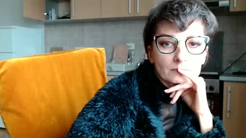 Snapshot of bebacksooon chatting on January 13, 2026, 12:10 pm Raluca online show from January 13, 2026, 12:10 pm