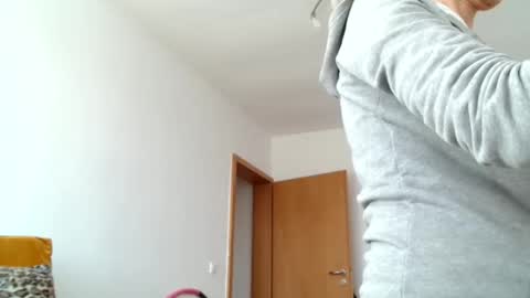 Snapshot of bebacksooon chatting on March 26, 2026, 8:20 am Raluca online show from March 26, 2026, 8:20 am