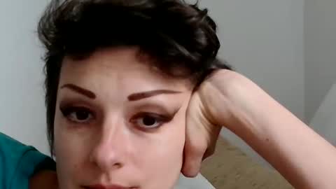 Snapshot of bebacksooon chatting on April 9, 2026, 4:01 pm Raluca online show from April 9, 2026, 4:01 pm