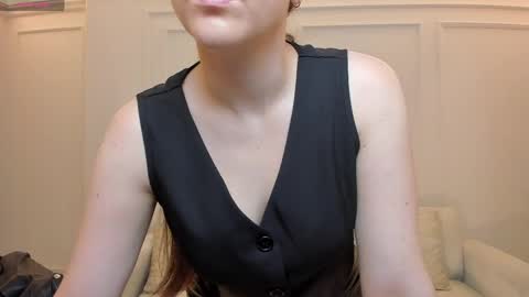 Snapshot of beccabaxter chatting on April 19, 2026, 12:04 pm Am Becca online show from April 19, 2026, 12:04 pm