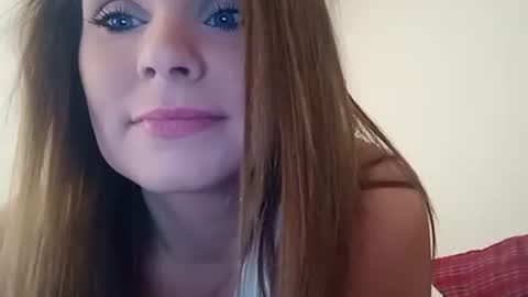 BECKY BOO  online show from December 14, 2025, 7:47 am