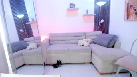 Victoria  online show from March 5, 2026, 10:55 am