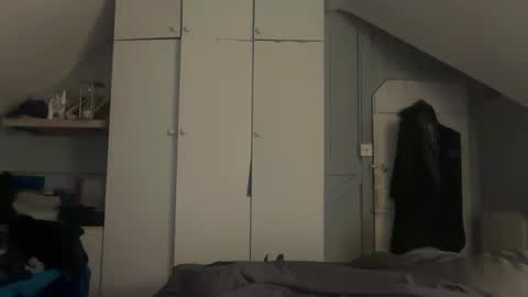 bedfordbottom26 online show from March 22, 2026, 12:36 am