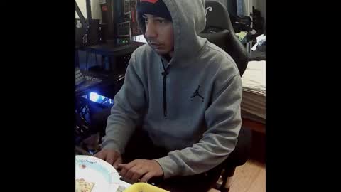 hungnheavy online show from November 30, 2025, 5:06 pm