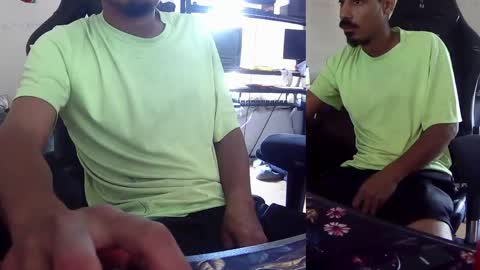 Snapshot of bedstuymonstercock90 chatting on June 5, 2026, 4:45 pm hungnheavy online show from June 5, 2026, 4:45 pm