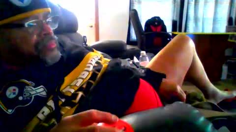 Snapshot of beef69dog chatting on May 11, 2026, 2:45 pm BEEF69DOG online show from May 11, 2026, 2:45 pm