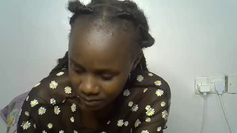 Snapshot of beeswee chatting on December 23, 2024, 6:58 pm beeswee online show from December 23, 2024, 6:58 pm