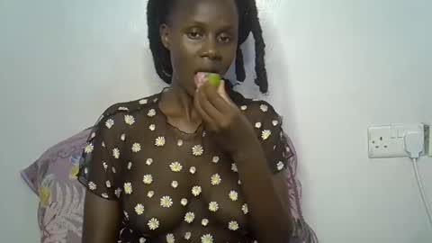 Snapshot of beeswee chatting on December 23, 2024, 10:23 pm beeswee online show from December 23, 2024, 10:23 pm