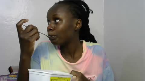 Snapshot of beeswee chatting on January 30, 2025, 10:50 am beeswee online show from January 30, 2025, 10:50 am