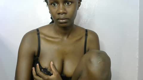 Snapshot of beeswee chatting on February 8, 2025, 7:04 am beeswee online show from February 8, 2025, 7:04 am