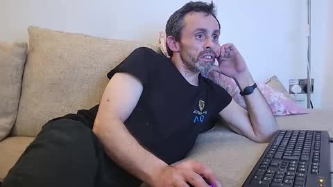 begbestuk online show from November 2, 2025, 5:10 am