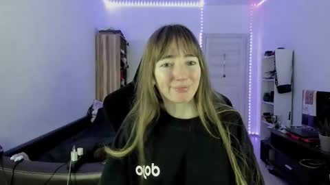 Snapshot of bekkawell chatting on October 1, 2025, 4:13 pm Lisa online show from October 1, 2025, 4:13 pm