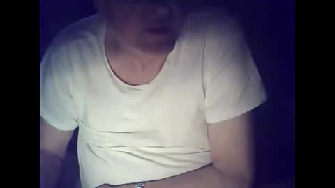 bekklove1 online show from April 14, 2026, 2:56 pm