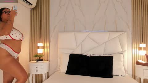 Snapshot of belacampbell chatting on November 12, 2025, 5:41 am Bela online show from November 12, 2025, 5:41 am