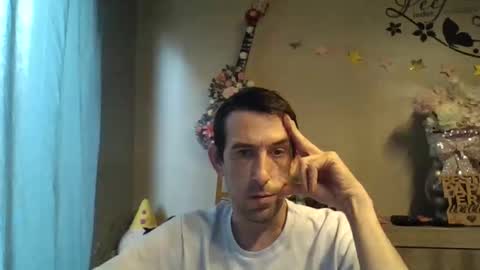 Snapshot of belgianboy33 chatting on November 6, 2025, 7:42 am Dreamcock online show from November 6, 2025, 7:42 am