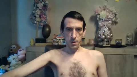 Snapshot of belgianboy33 chatting on December 2, 2025, 8:41 am Dreamcock online show from December 2, 2025, 8:41 am