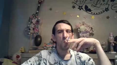 Snapshot of belgianboy33 chatting on December 3, 2025, 7:49 am Dreamcock online show from December 3, 2025, 7:49 am