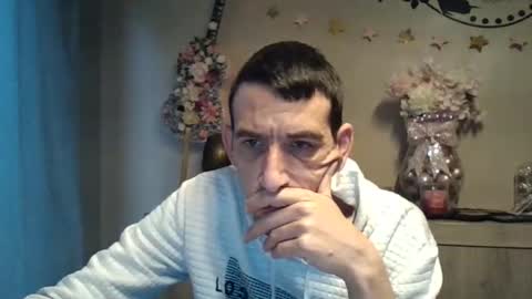 Snapshot of belgianboy33 chatting on December 19, 2025, 8:21 am Dreamcock online show from December 19, 2025, 8:21 am