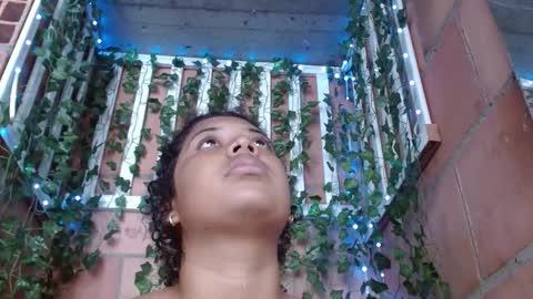 belindathompsonn online show from December 29, 2024, 6:49 pm