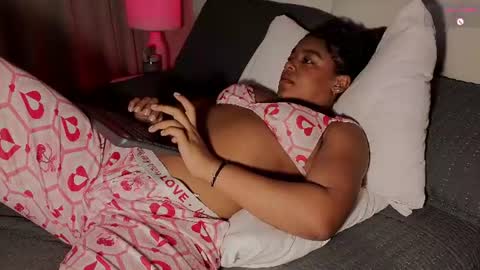 Snapshot of belkis_mills chatting on June 10, 2026, 12:00 am Belkis online show from June 10, 2026, 12:00 am