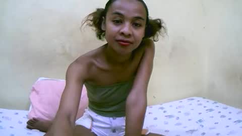 Snapshot of bella193999 chatting on November 9, 2025, 6:17 pm bella193999 online show from November 9, 2025, 6:17 pm